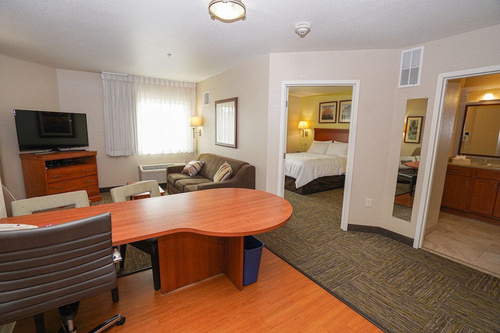 Suite, 1 Bedroom - Photo 1