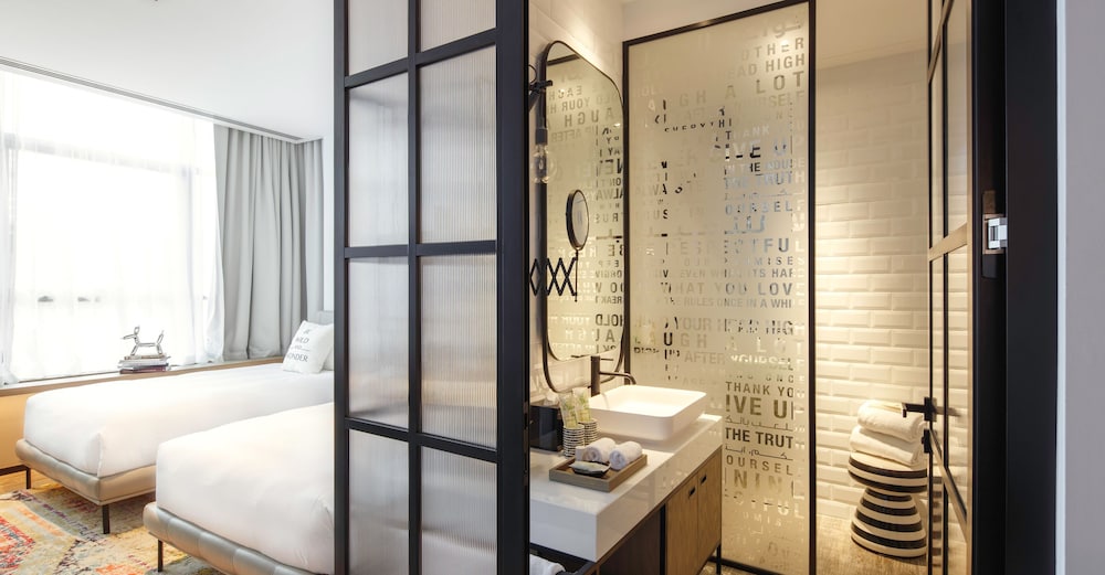 Room (Popular) thumbnail 6