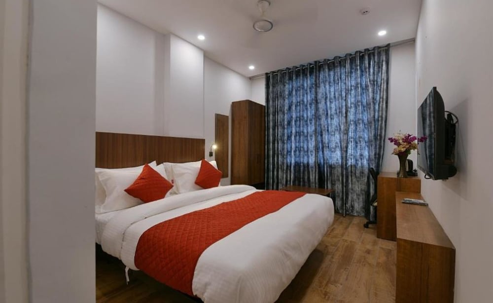 Deluxe Room - Photo 1