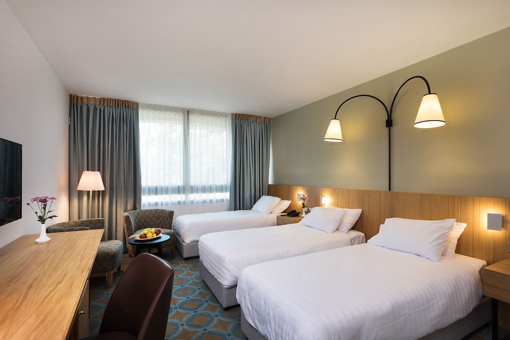 Standard Triple Room photo 2