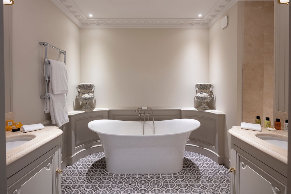 Room (Prestige) - Photo 3