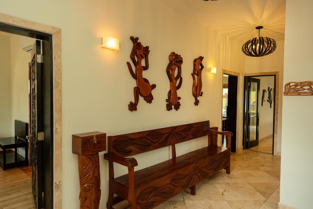 Villa photo 1