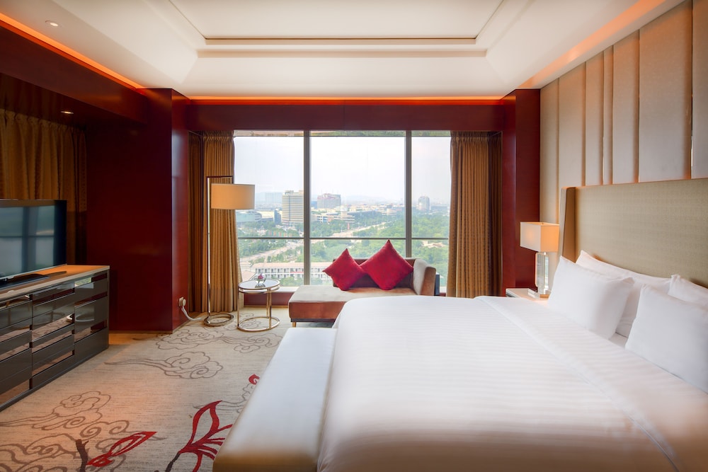 Business King Room