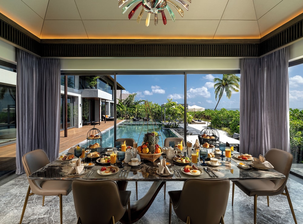 Bella Six Luxury Villa with Seaplane Transfer - Photo 4