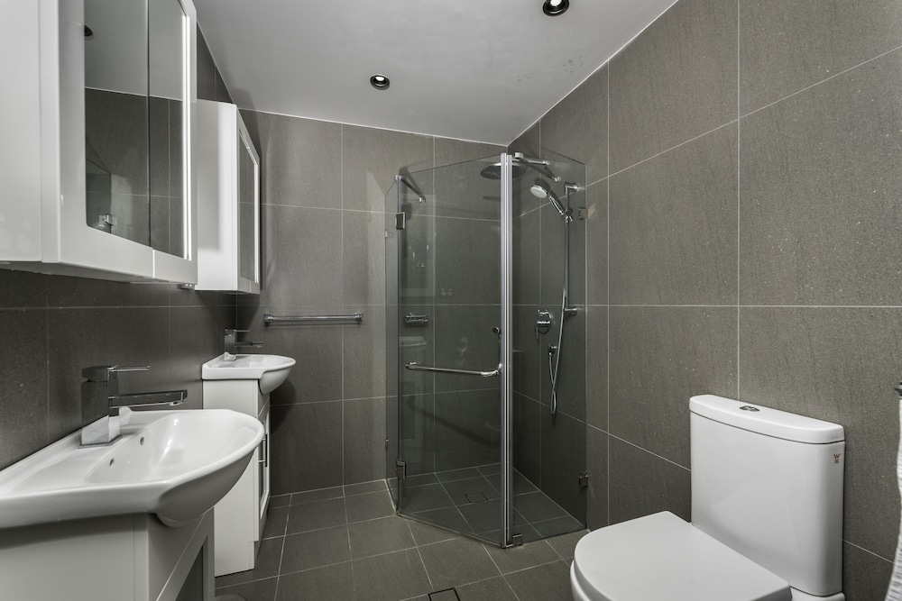 Queen Room - Photo 10