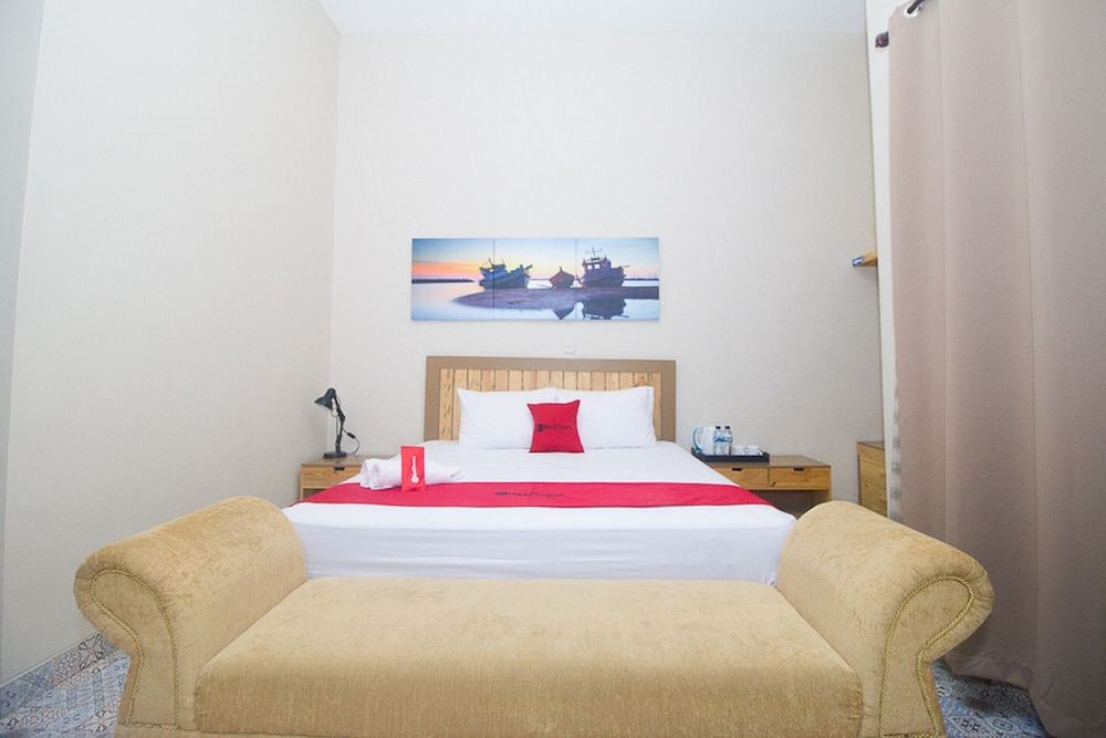 Premium Room (RedDoorz) photo 2