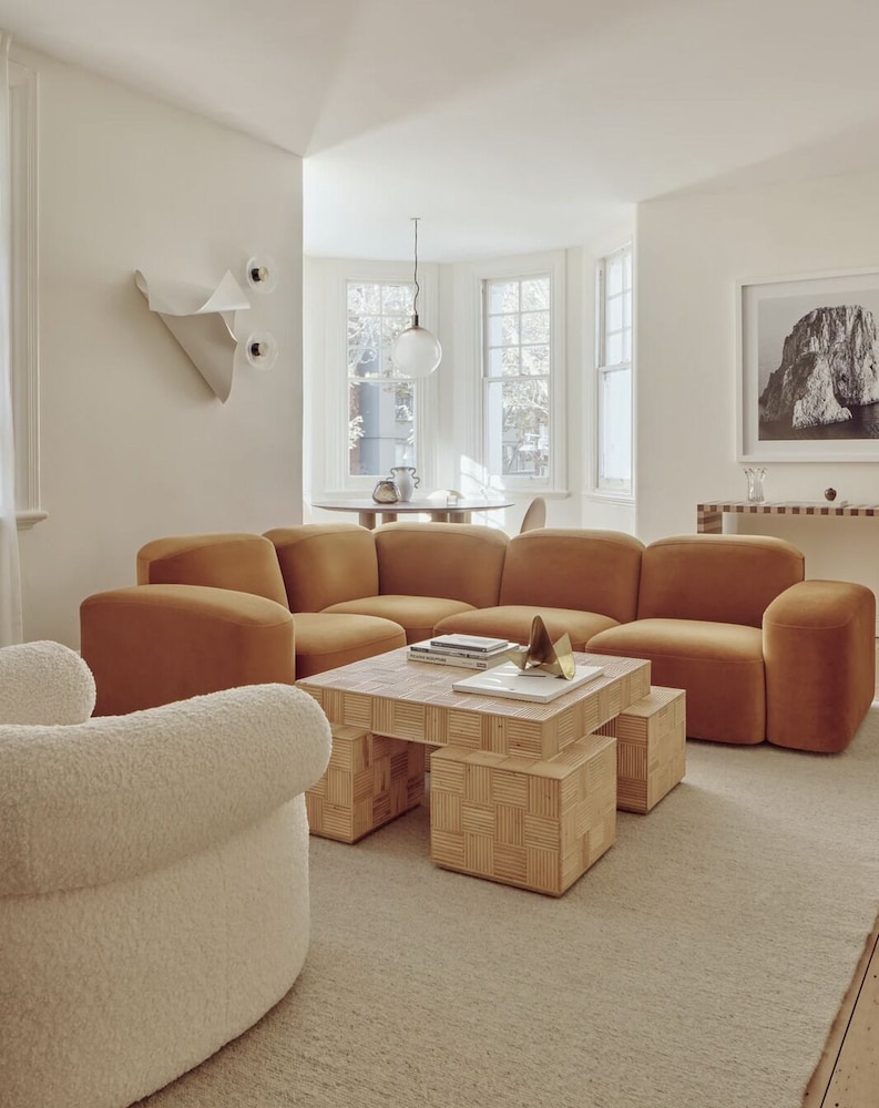 Sarah Ellison Luxury Apartment