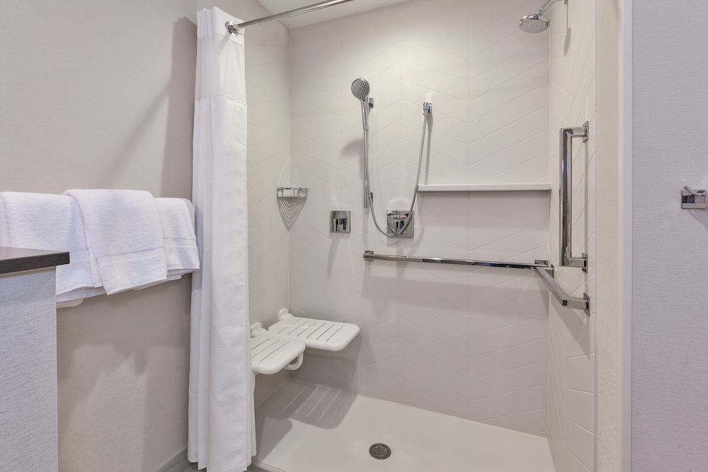 Room, 1 King Bed (Hearing Accessible) - Photo 6
