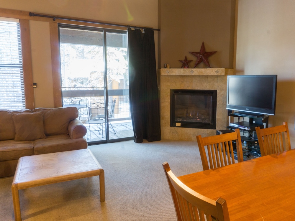 Condo, 2 Bedrooms photo 1