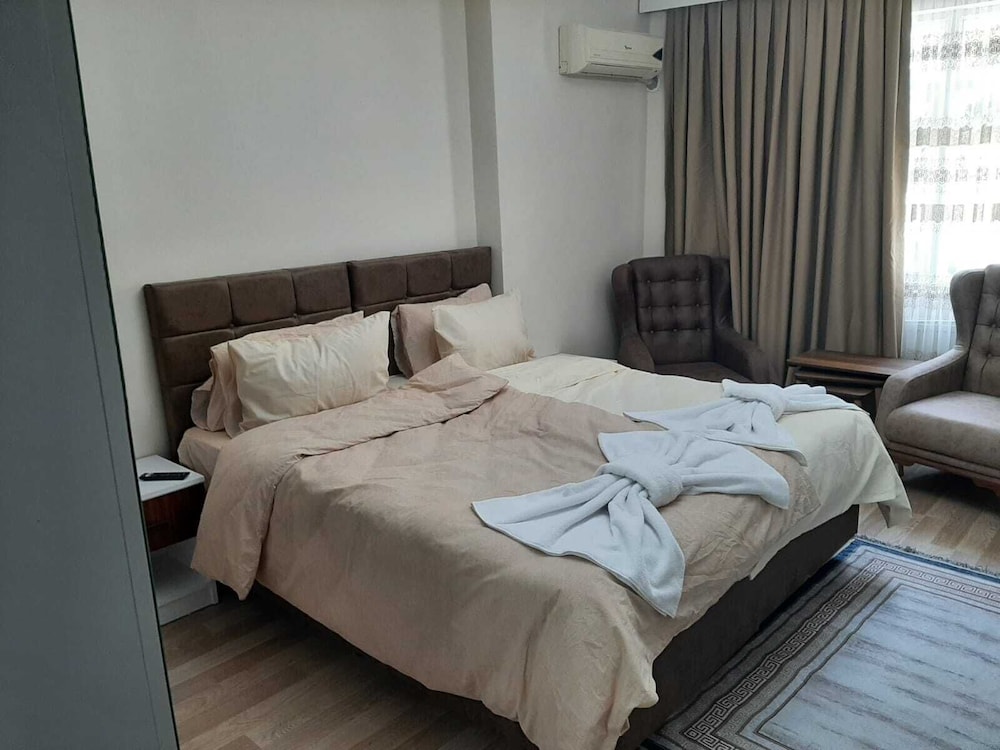 Deluxe Studio, 1 Bedroom, Courtyard View photo 2