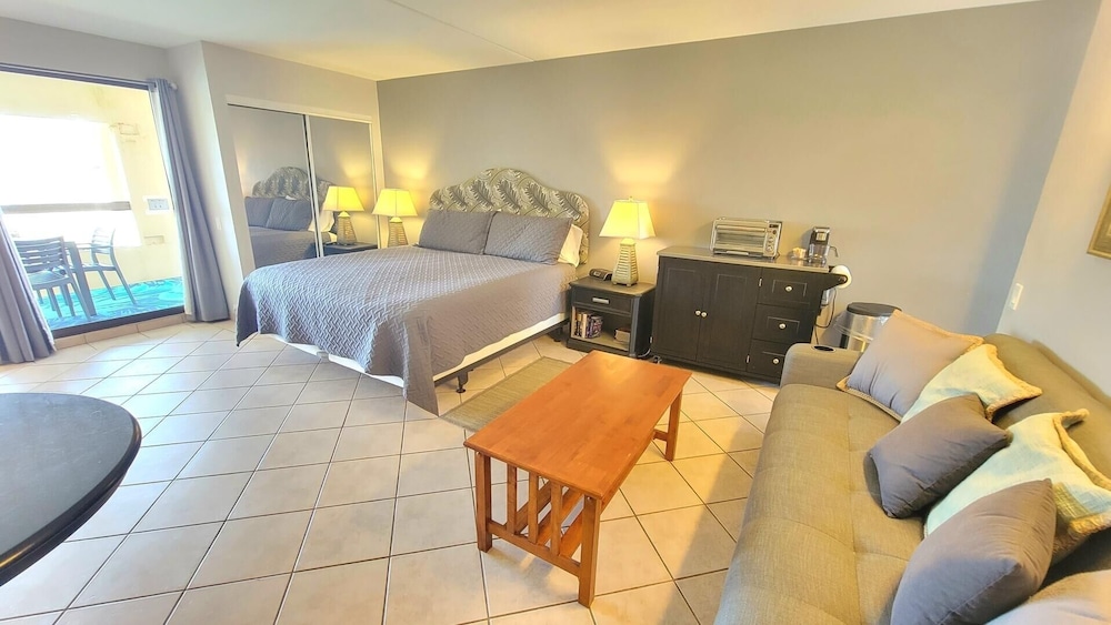 Condo, 1 Bedroom