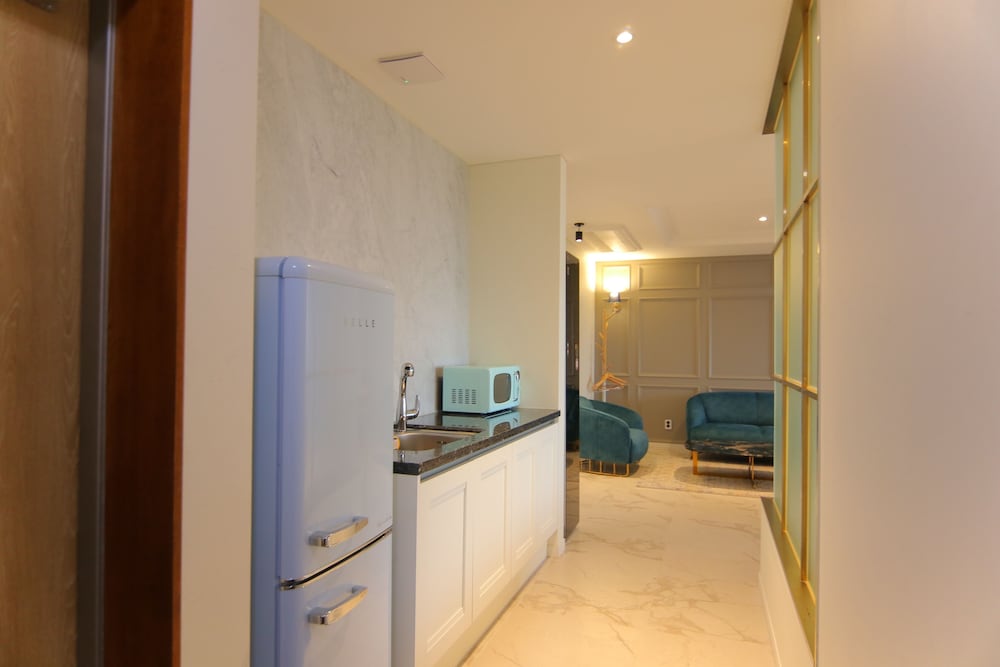Royal Suite (Private pool fee per night required on spot) - Photo 4