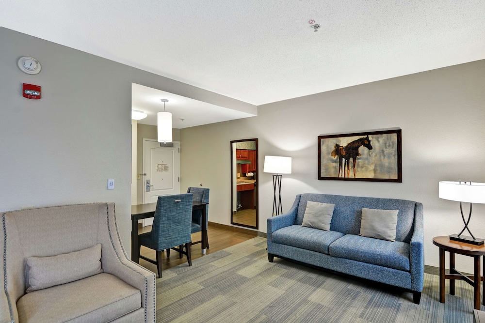 Suite, 2 Bedrooms, Non Smoking - Photo 3