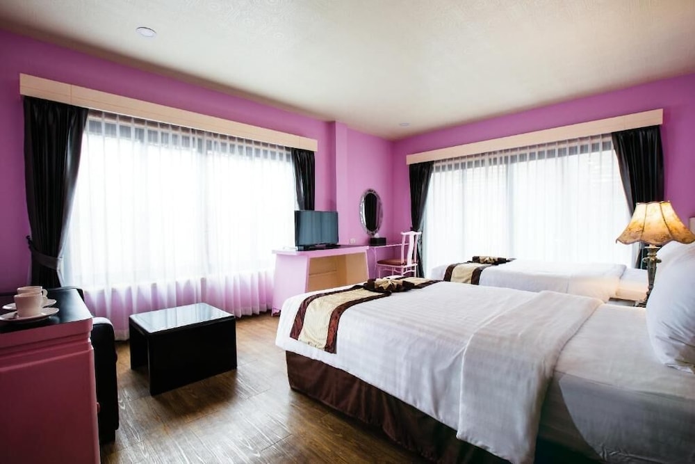 Deluxe Suite Twin - Photo 2