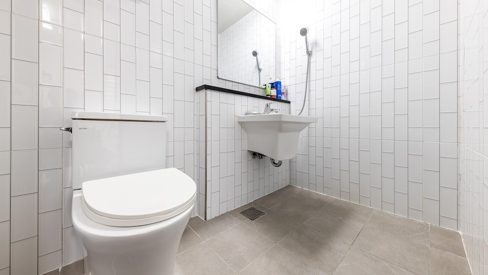 Basic Room, 1 Bedroom (102) - Photo 7