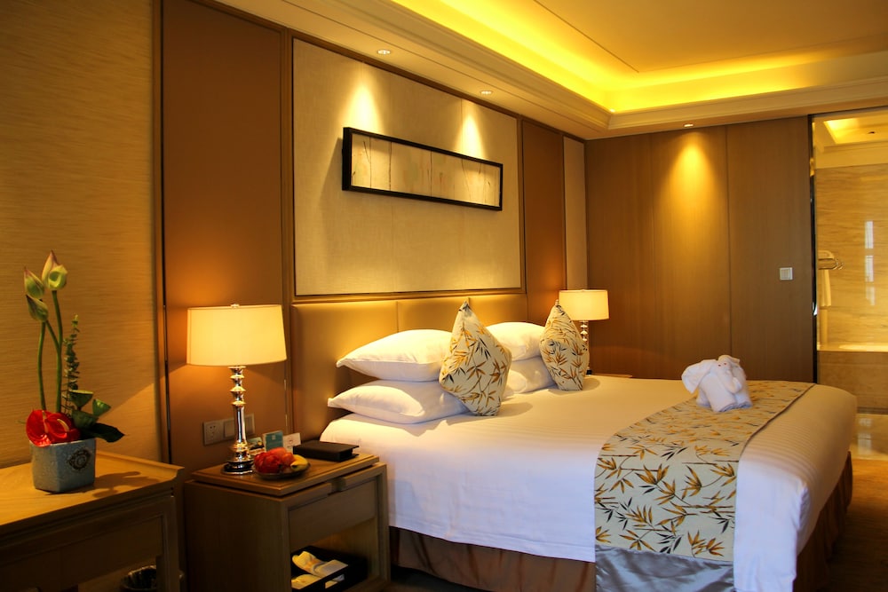 Deluxe Room, City View