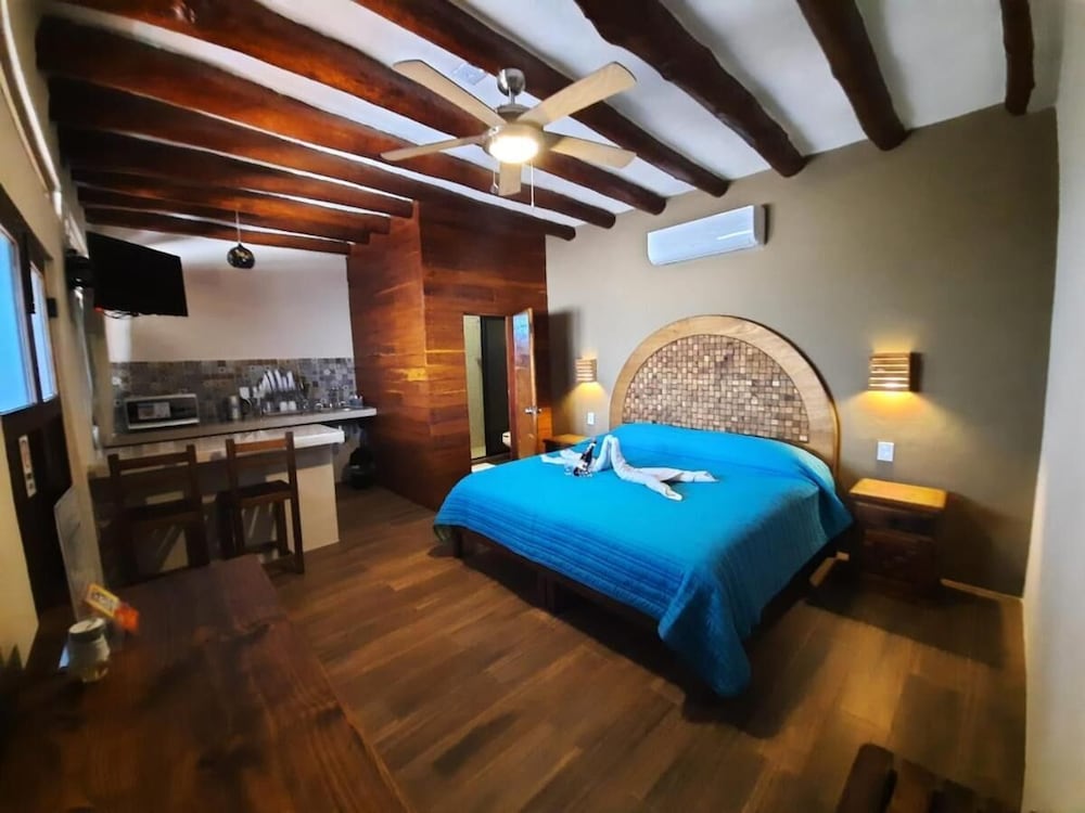 Deluxe Studio Suite, Pool View photo 1