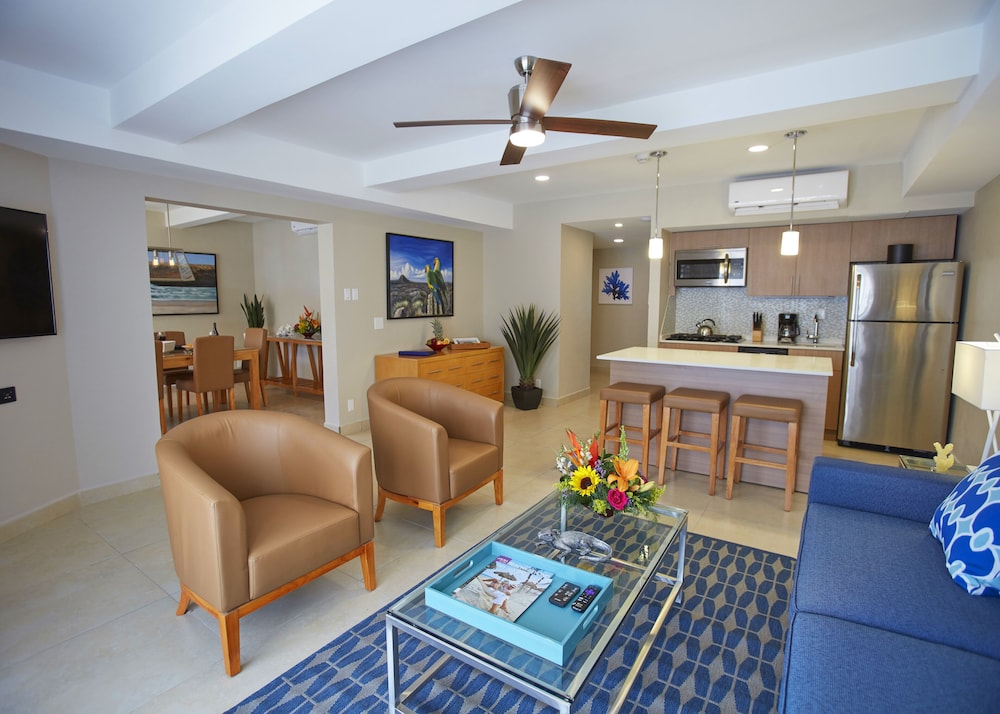 Suite, 1 Bedroom - Photo 10