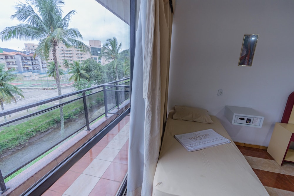 Deluxe Triple Room photo 3