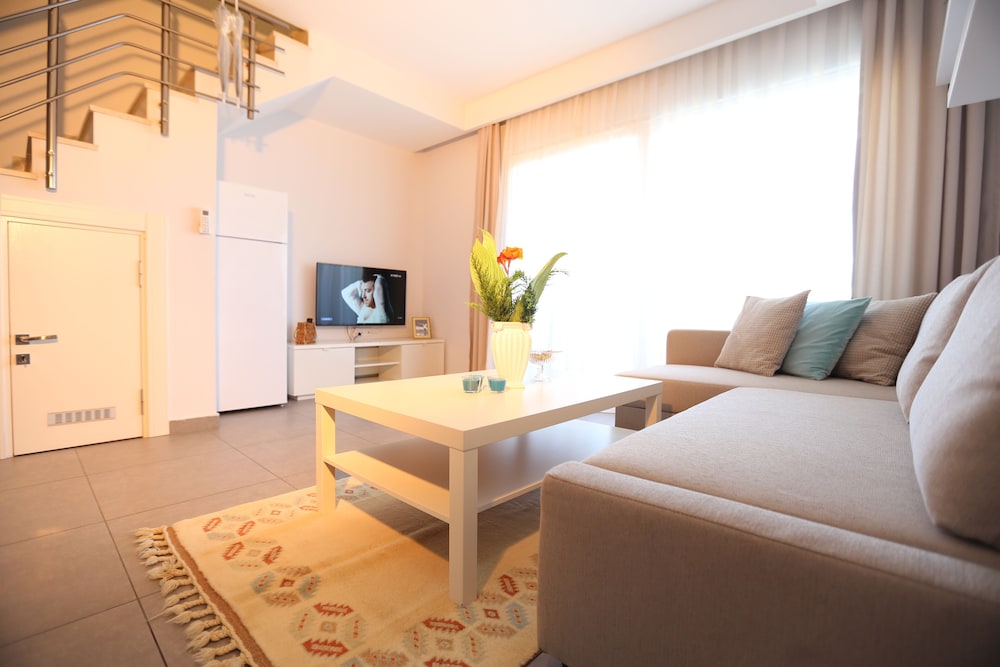 Deluxe Duplex, Jetted Tub (Attic)