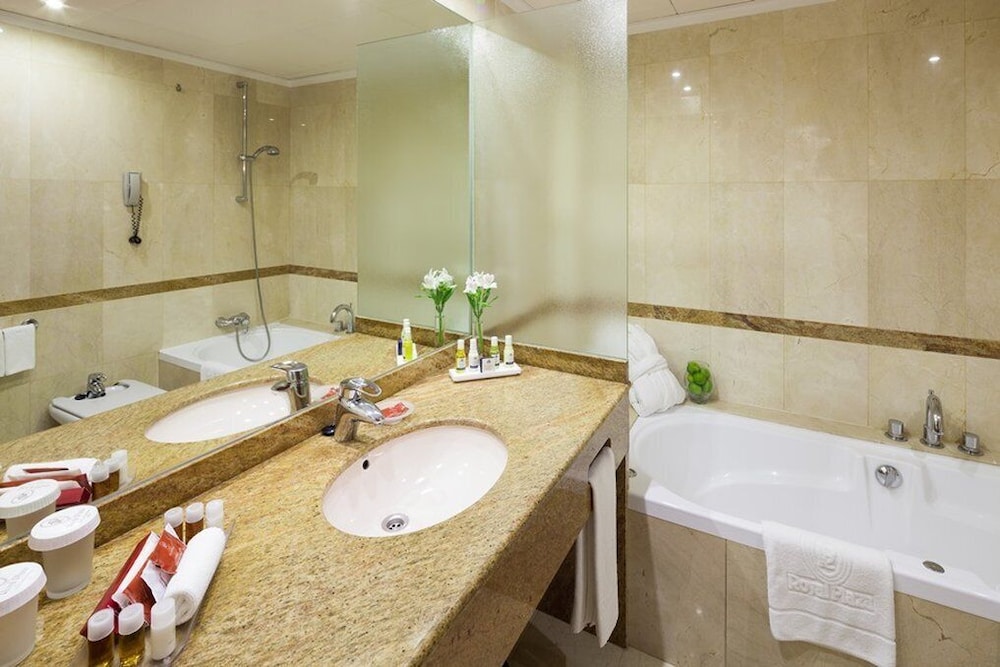 Superior Double Room Single Use - Photo 3