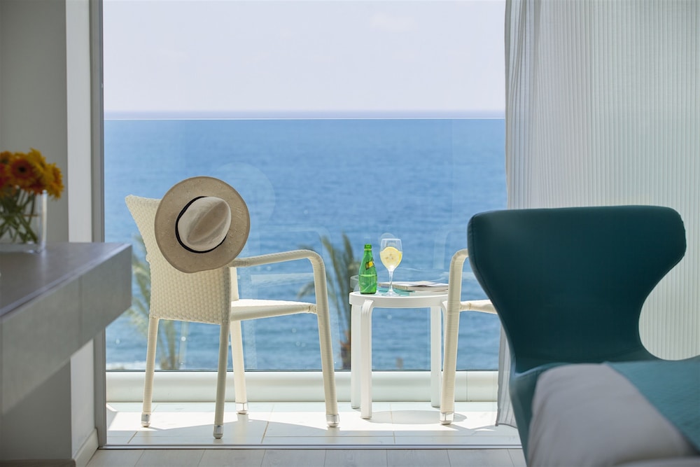 Superior Double Room, 1 Bedroom, Balcony, Ocean View (Front Sea View)