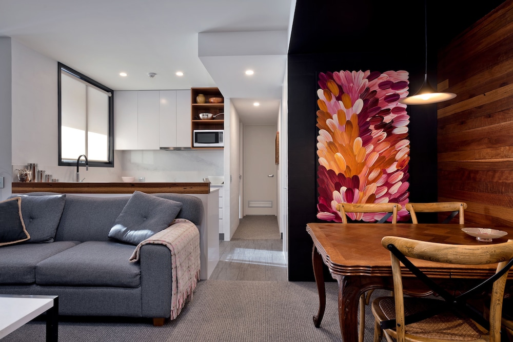 Gloria Nanook - Luxury 1 Bedroom Apartment photo 1