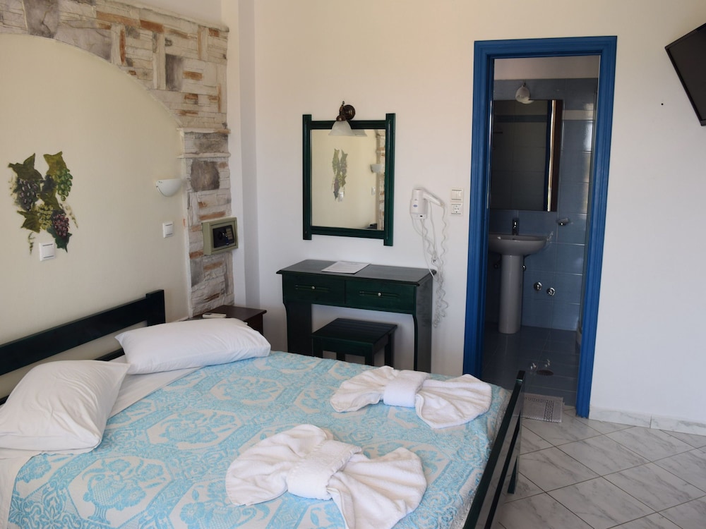 Single Room, Sea View