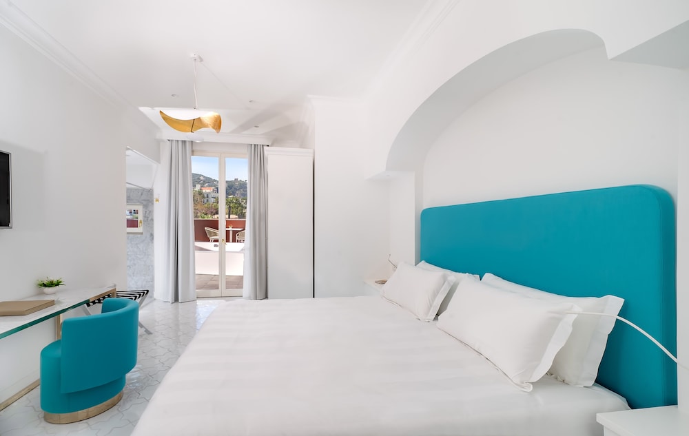 Deluxe Room, Terrace, Sea View - Photo 4