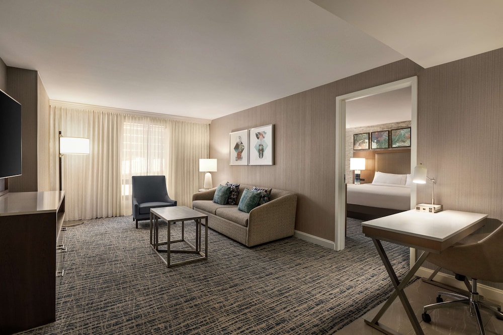 Suite, 1 Bedroom - Photo 5