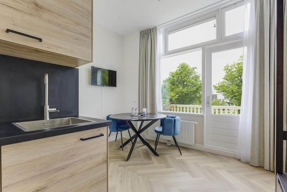 Deluxe Studio, Balcony, Canal View