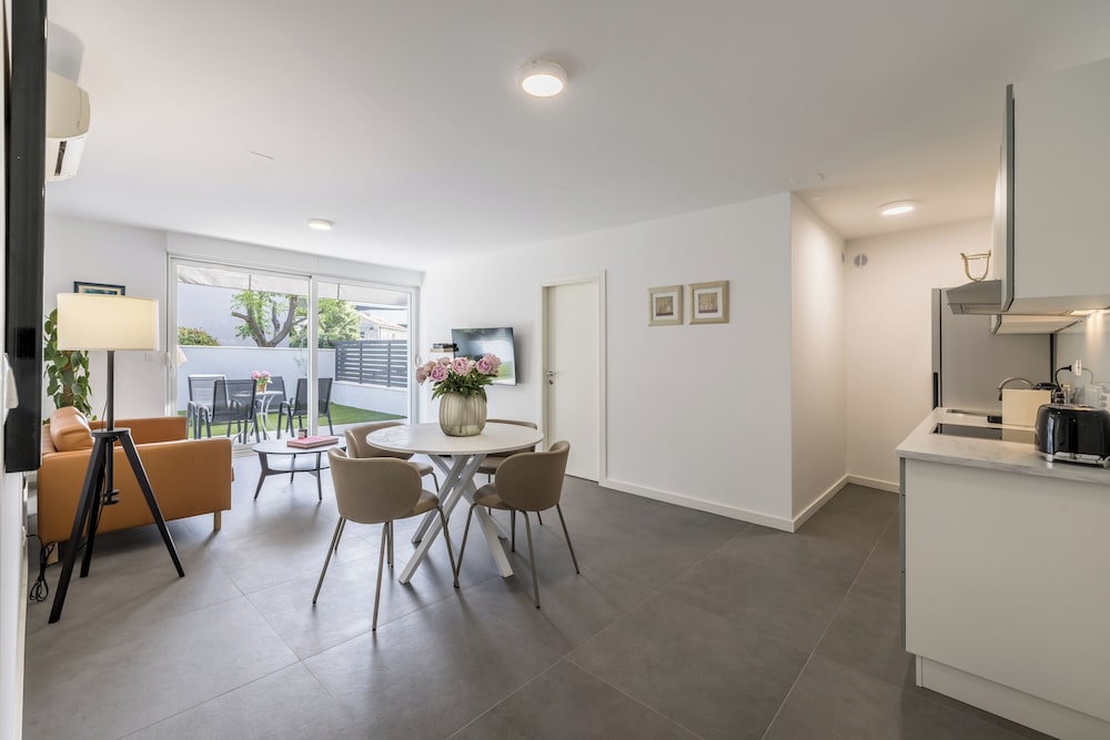 Apartment, 2 Bedrooms, Garden View photo 1