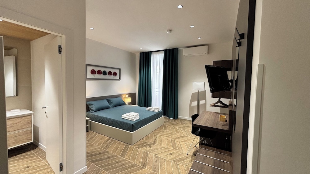 Deluxe Room, Balcony