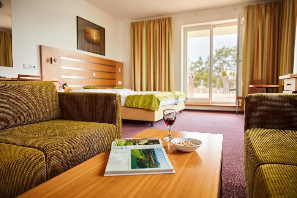 Double or Twin Room, Lake View (Extra bed) photo 2