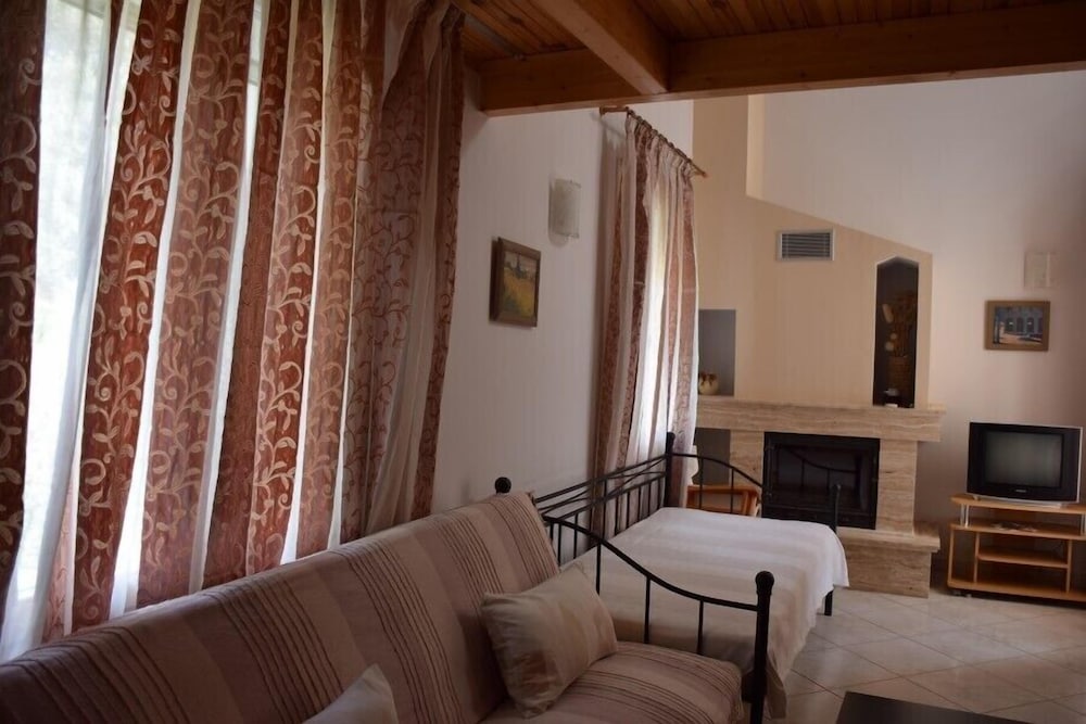 Standard Apartment (Triple) photo 2