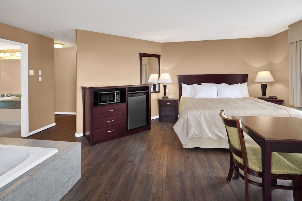 Upgraded, Honeymoon Single Room, 1 King Bed, Non Smoking photo 2