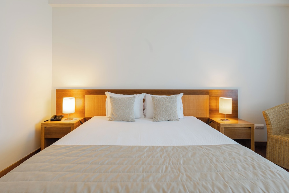 Superior Double or Twin Room, City View photo 3