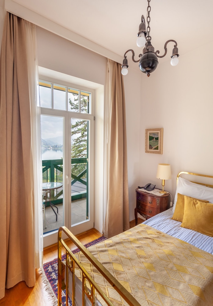 Single Room, Balcony, Lake View photo 2