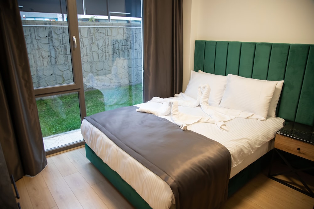 Deluxe Duplex, 2 Bedrooms - Photo 4