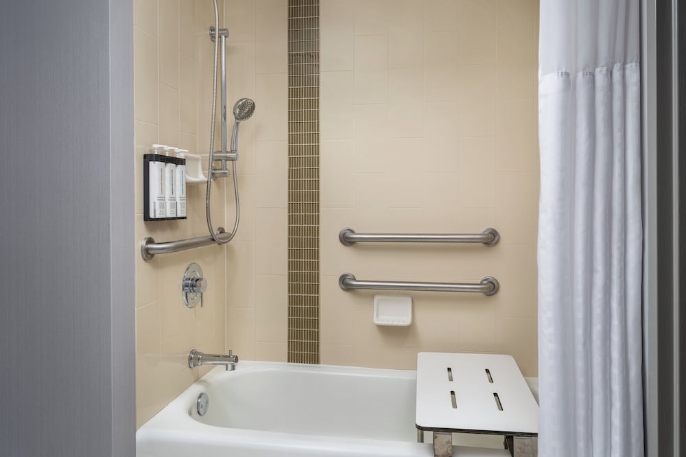 Room, 2 Double Beds - Photo 2