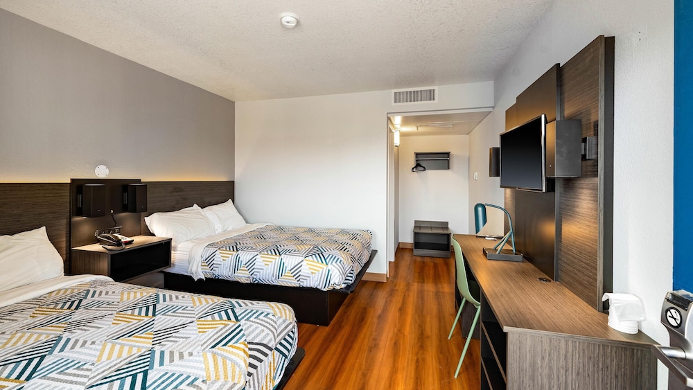 Standard Room, 2 Double Beds, Non Smoking photo 1