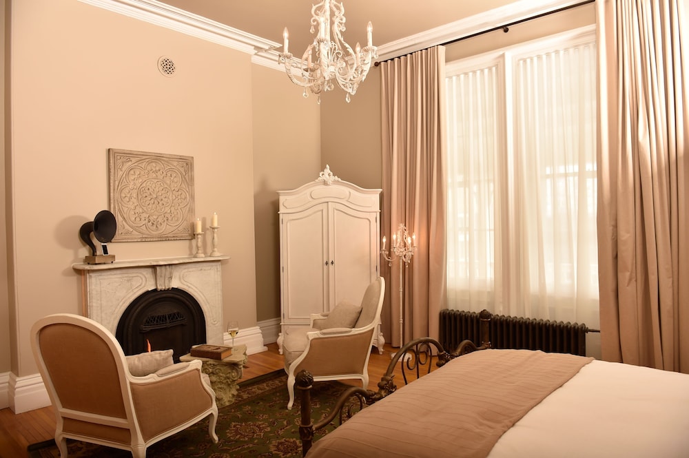 Superior Suite, 1 Queen Bed, Fireplace (#1 - Les Demoiselles) photo 1