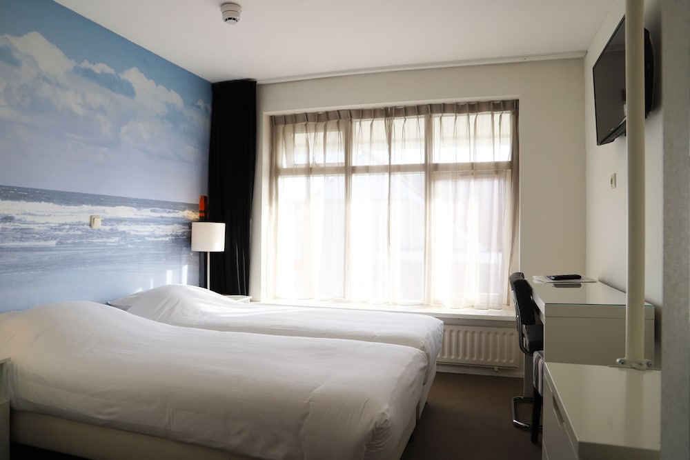 Budget room photo 2