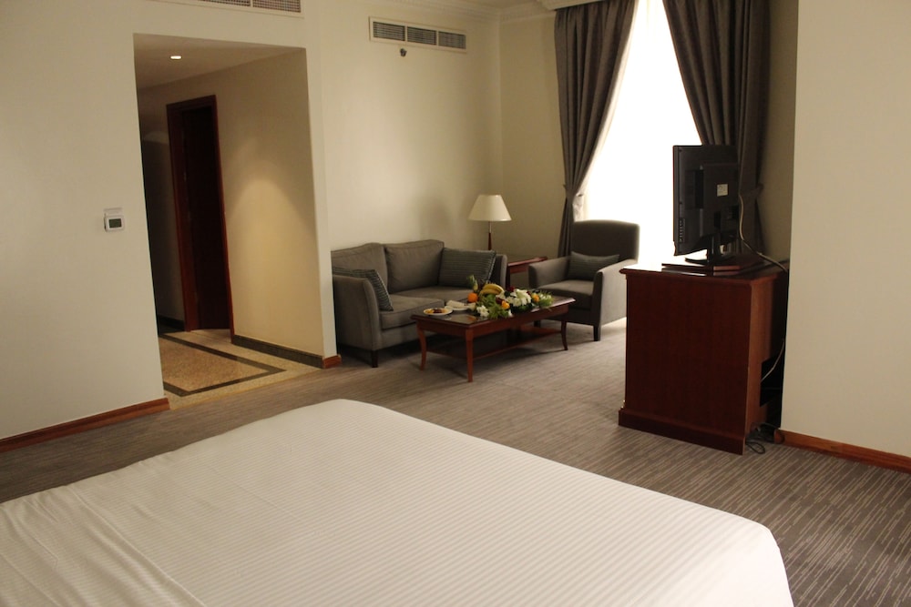 Royal Suite, 2 Bedrooms, Accessible - Photo 9