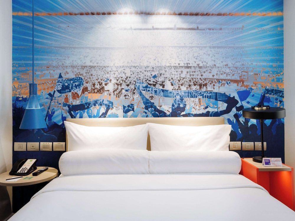 Standard Room, 1 Queen Bed - Photo 1