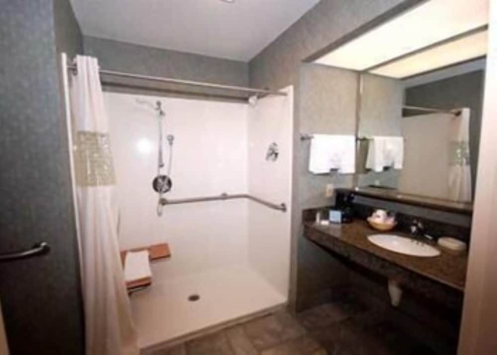Room, Accessible photo 2