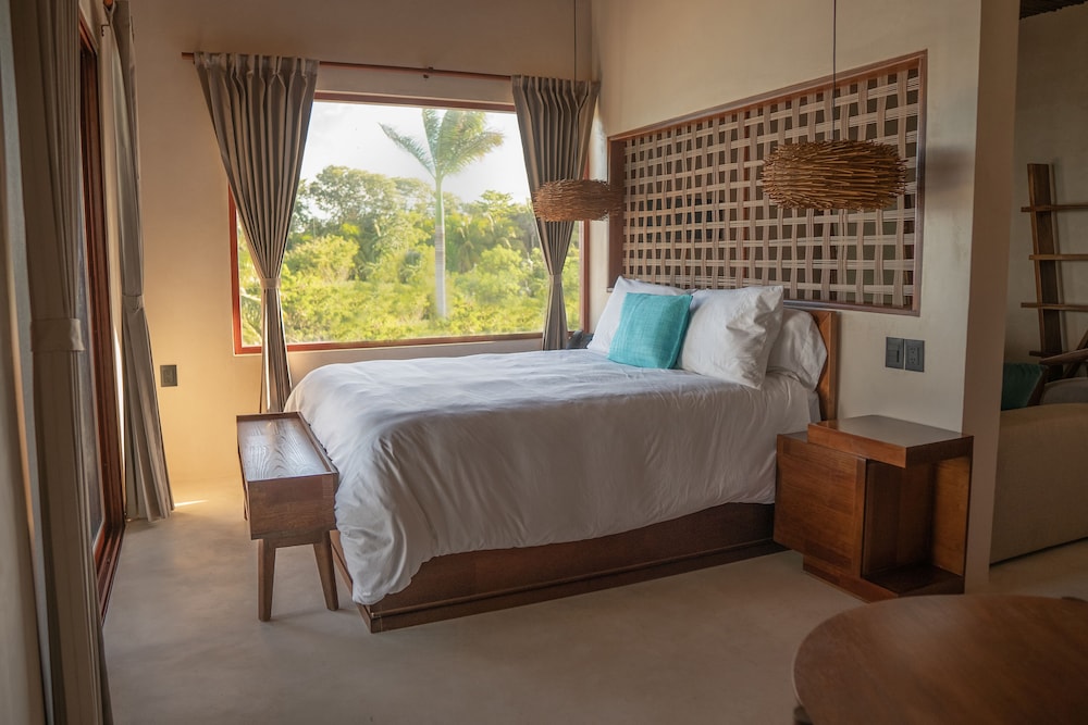 Studio Suite, 1 Queen Bed, Terrace, Lagoon View