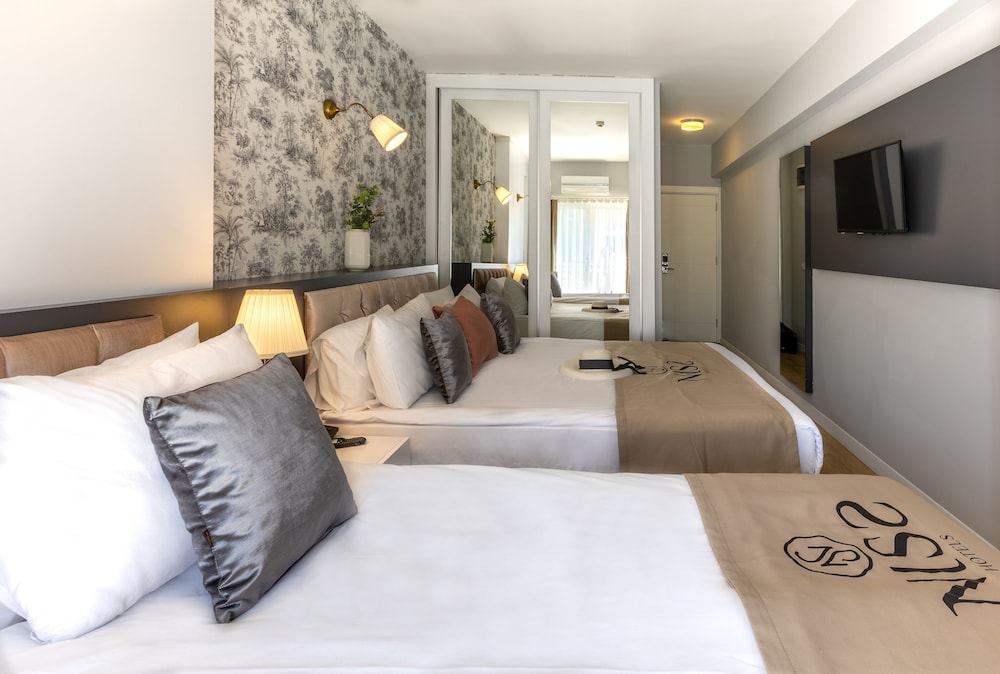 Superior Triple Room