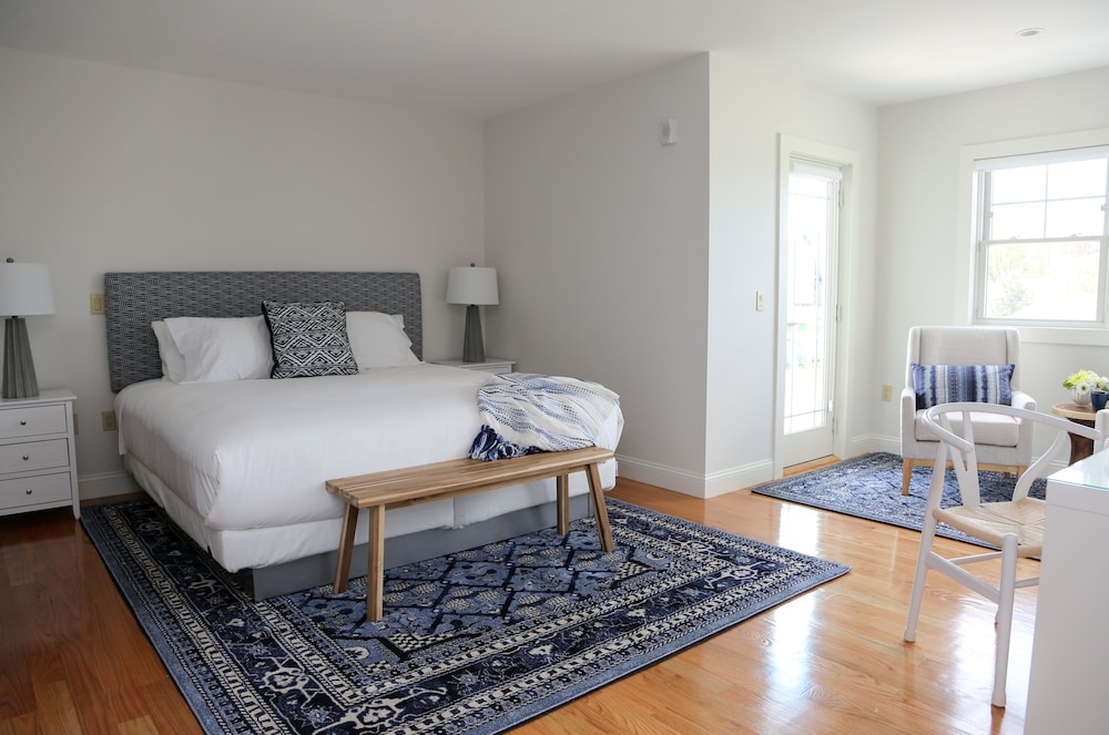 Deluxe Room, 1 King Bed with Sofa bed, Beach View