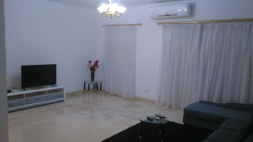 Apartment, 2 Bedrooms - Photo 1